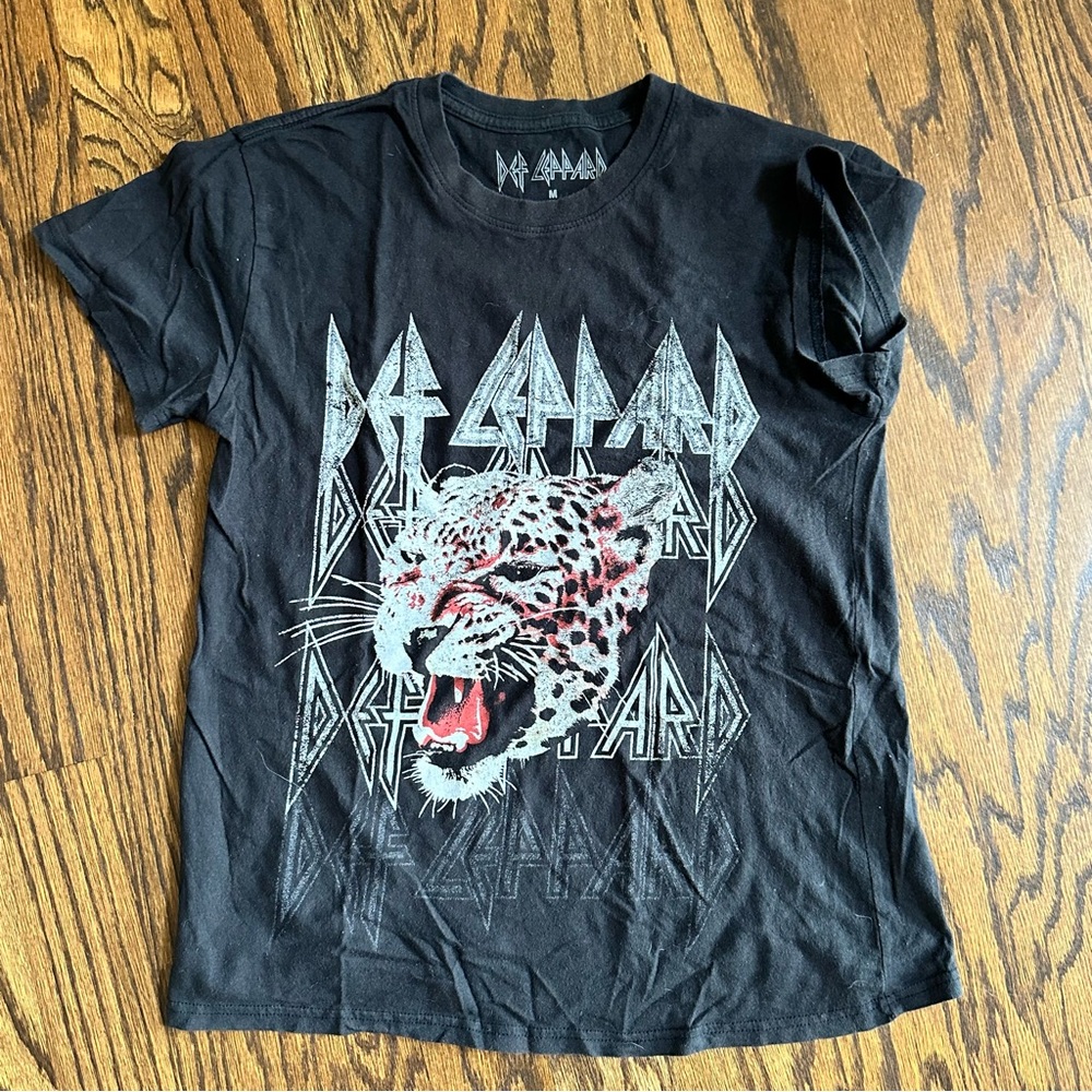 Def Leppard band tee